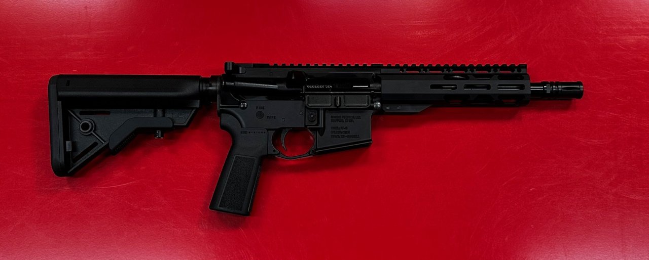 Puška sam. Radical Firearms, Model: RF-15 SBR, Ráže: .300 AAC, hl.: 8,5" (216mm) , černá Puška sam. Radical Firearms, Model: RF-15 SBR, Ráže: .300 AAC, hl.: 8,5" (216mm) , černá